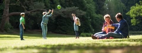 Gezin in park