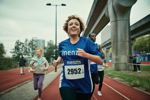 vrouw loopt hard